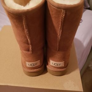 Ugg boot in great condition.